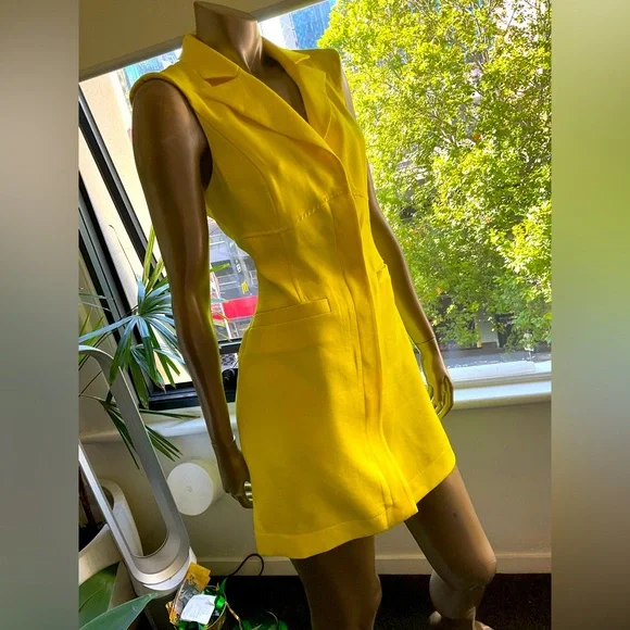 Cue Fluro Sleeveless Blazer Dress - Picture 2 of 3